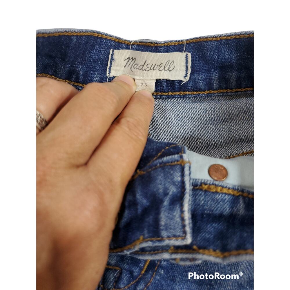 Madewell | 4" Denim Cut-off Shorts | Size 23 - Picture 4 of 7